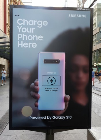 s10_billboard_wireless_charging