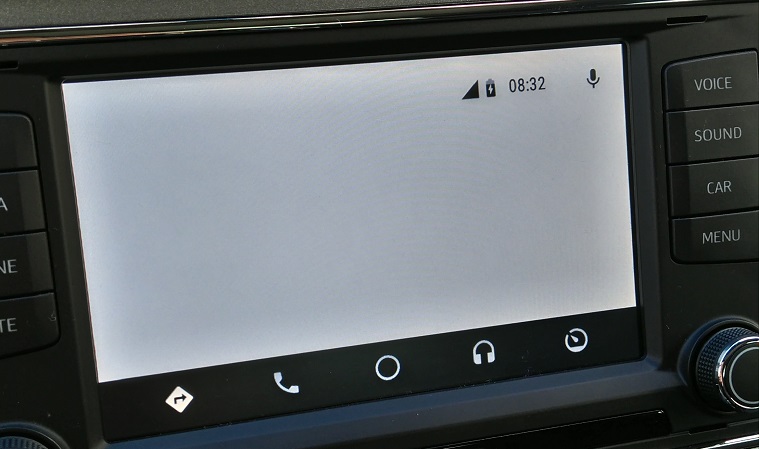 Android Auto blank screen Google Maps issue & white bar on display top problem officially confirmed
