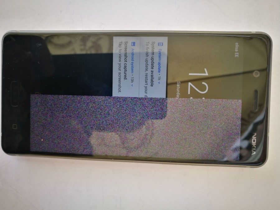 Nokia 8 half screen dead/static issue: what’s going on?