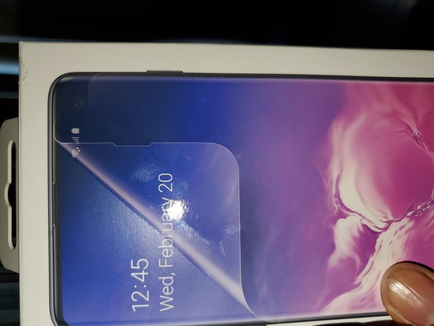Samsung Galaxy S10 replacement screen protector not covering camera cutout? You're not alone