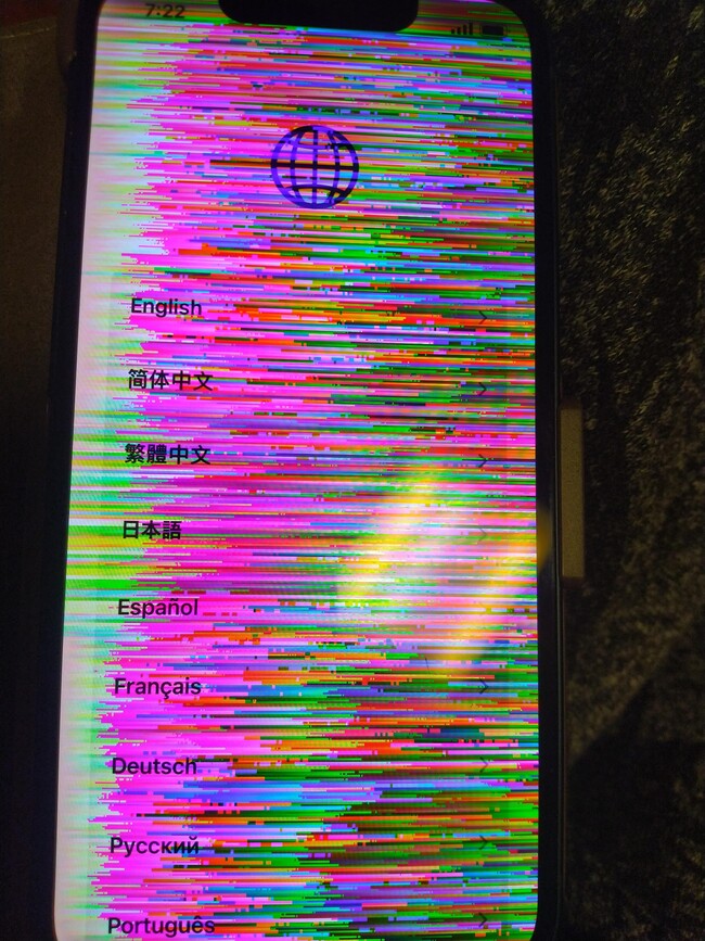 iphone-13-rainbow-screen-of-death-flickering-1