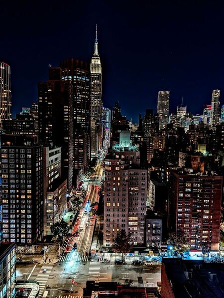 Manhattan-night-shot-pixel-phone