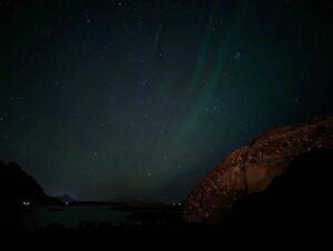 aurora-lights-captured-using-astrophotography-mode