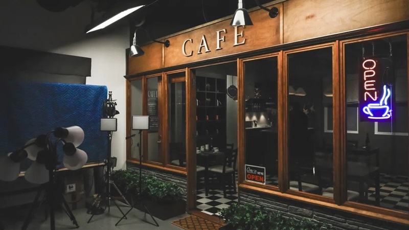 Google-Pixel-Camera-Lab-cafe