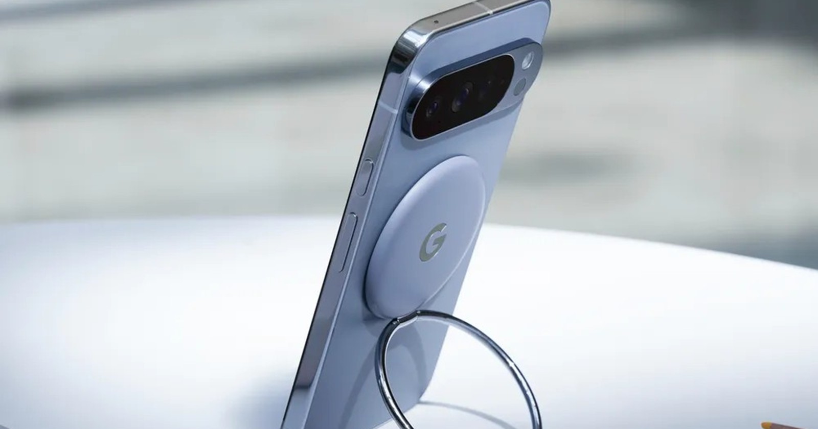 Pixel 10 Ring Stand woes, Pro XL display crown, OnePlus 15 copying vibes & Pixel 9 display ghost returns